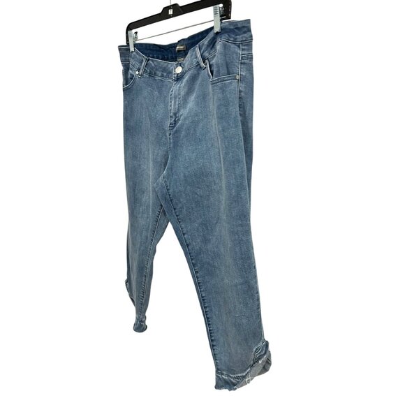 Kate and Mallory Womens Cropped Distressed Denim Jeans SZ 18W - Picture 3 of 9